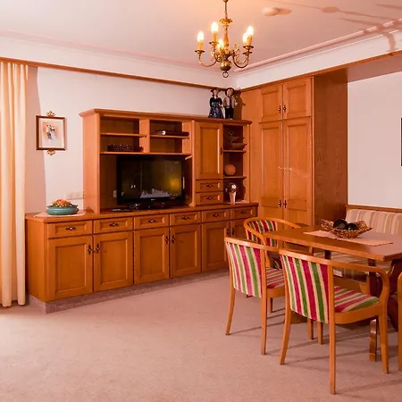 Adlerhorst , Gstan 31 * Finkenberg